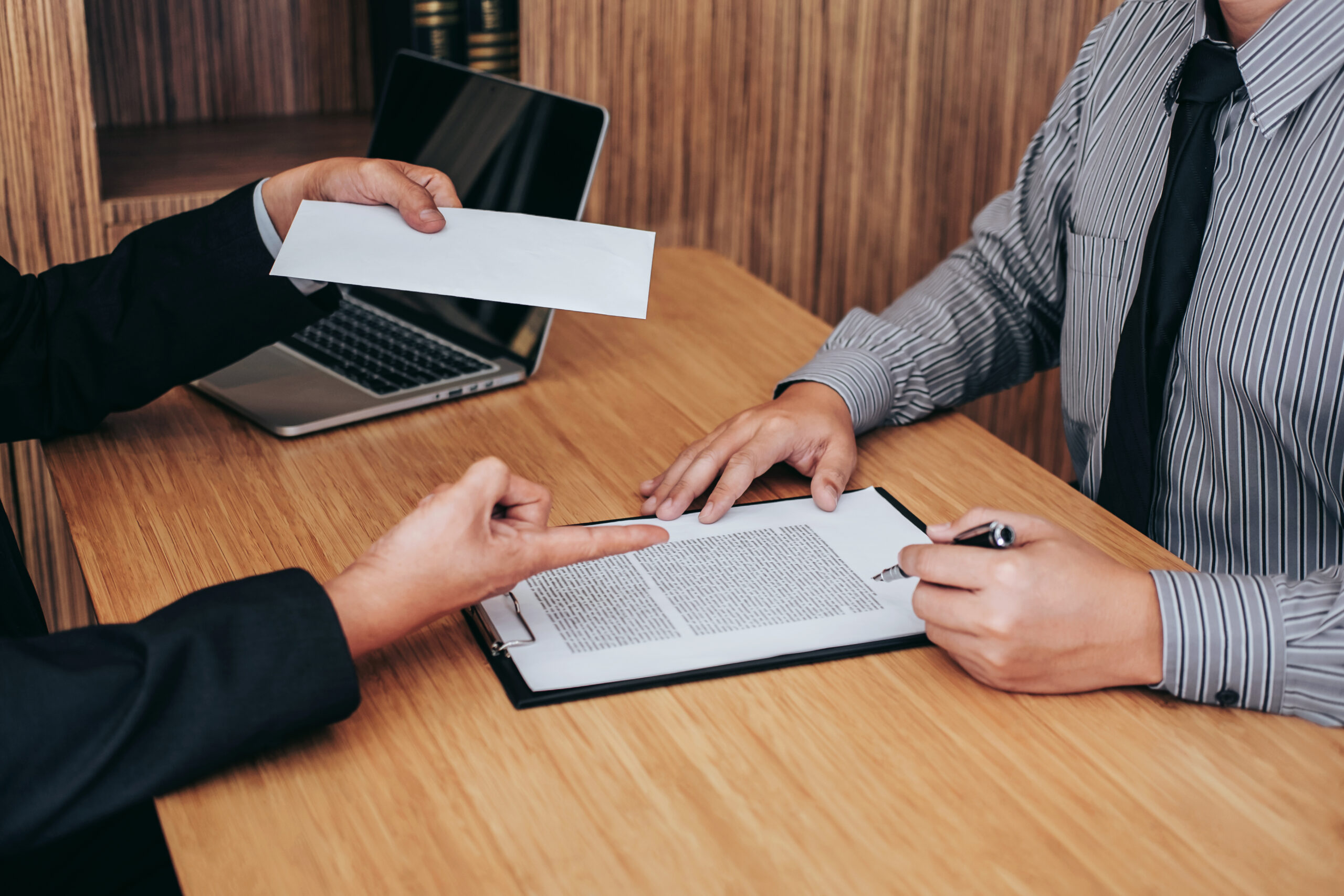 California Final Paycheck Rules: Laws, Timing & Penalties